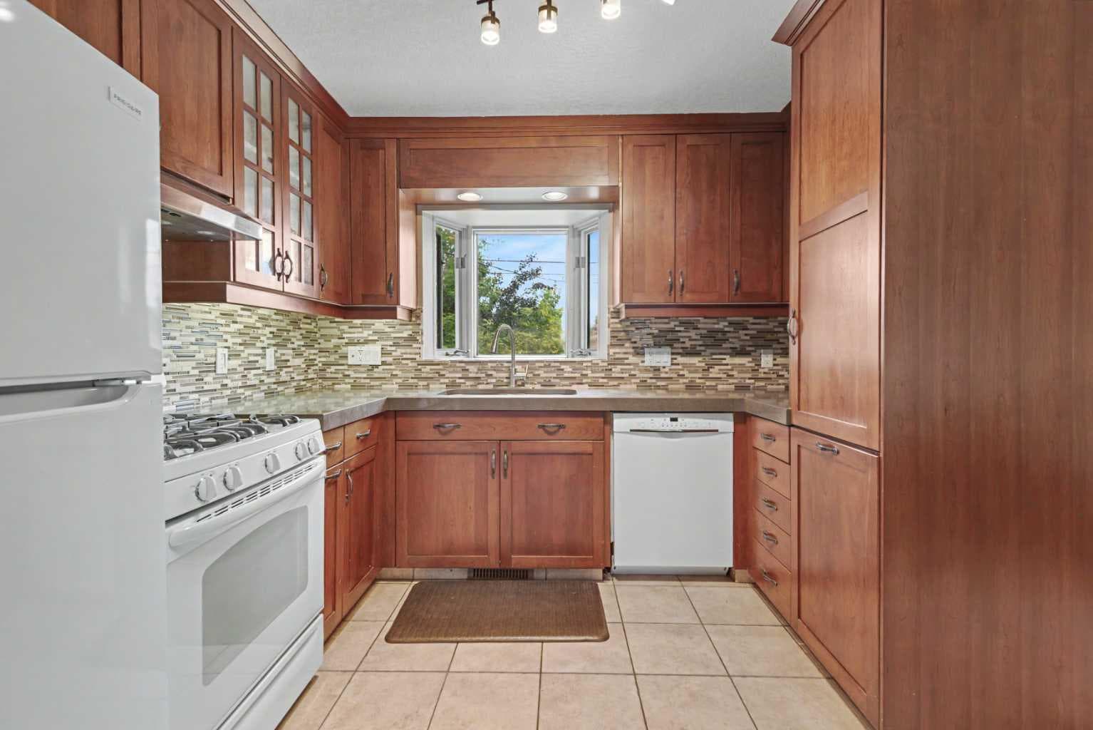 23 Arbour Crescent SE