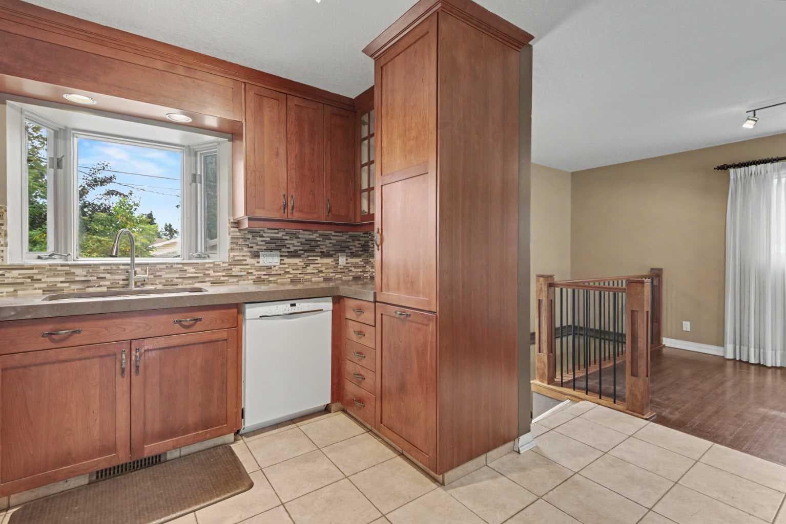 23 Arbour Crescent SE