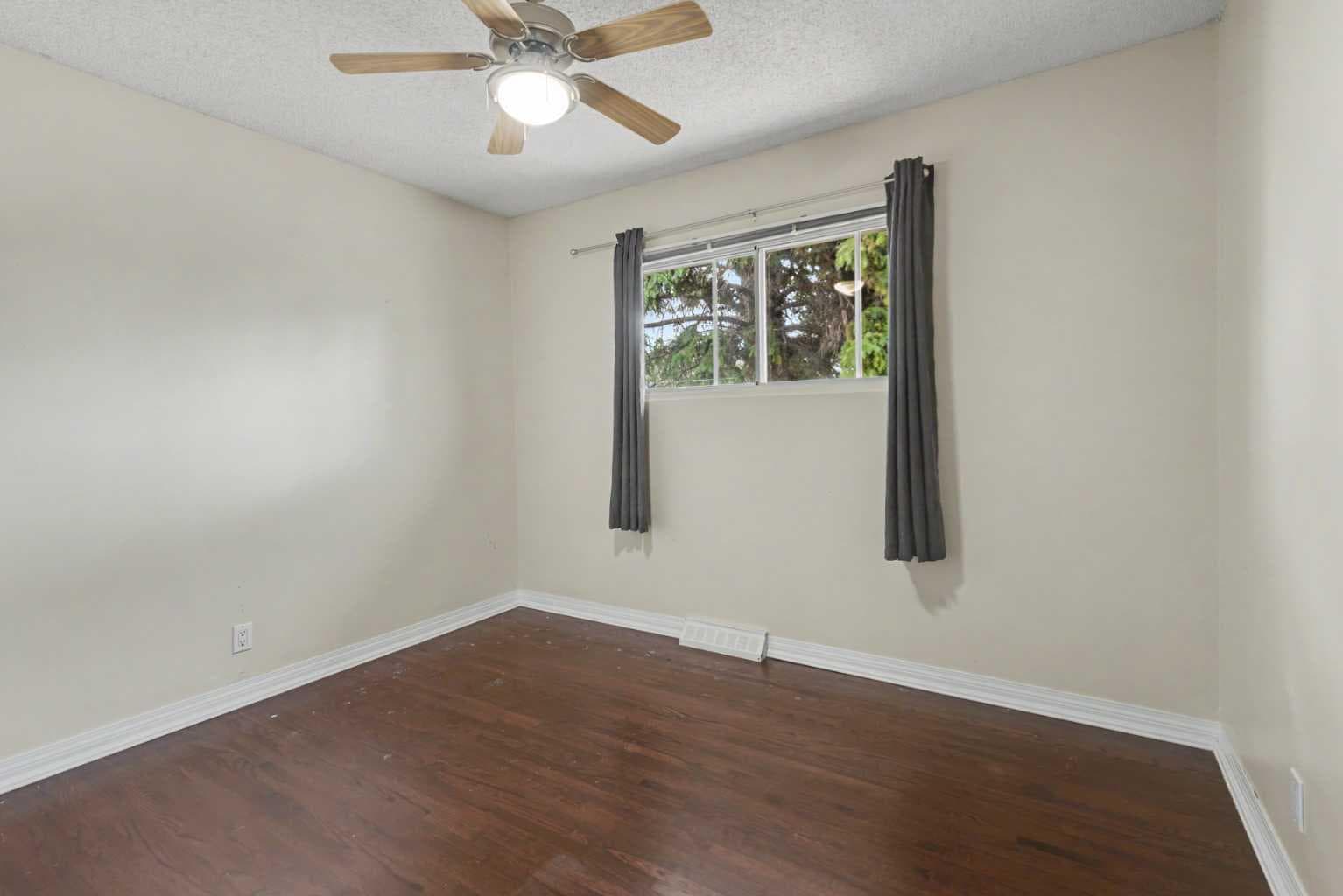 23 Arbour Crescent SE