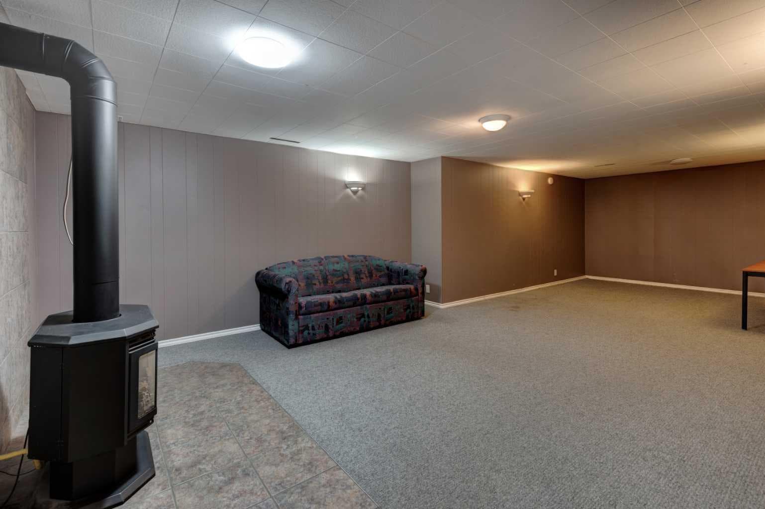 23 Arbour Crescent SE