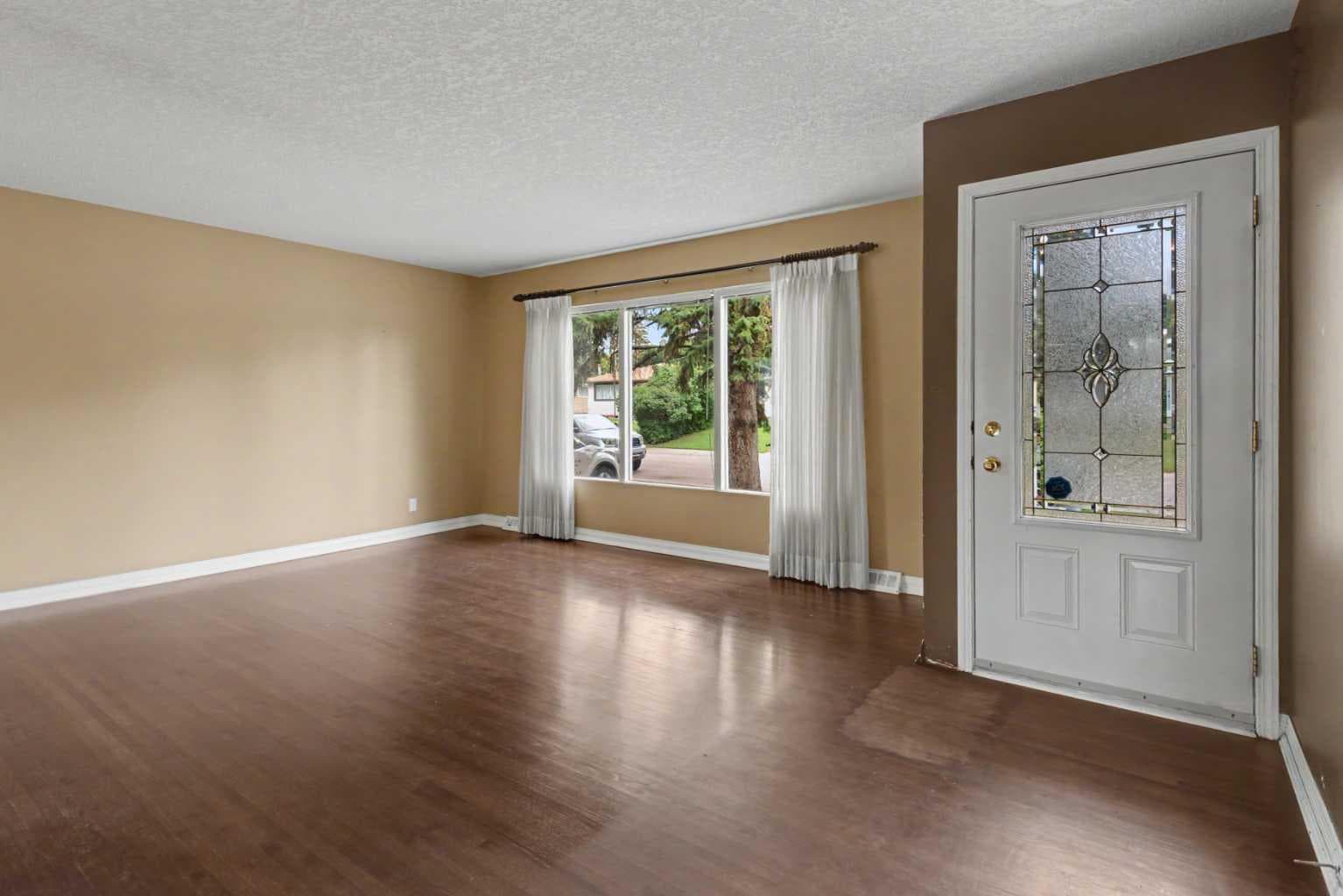 23 Arbour Crescent SE