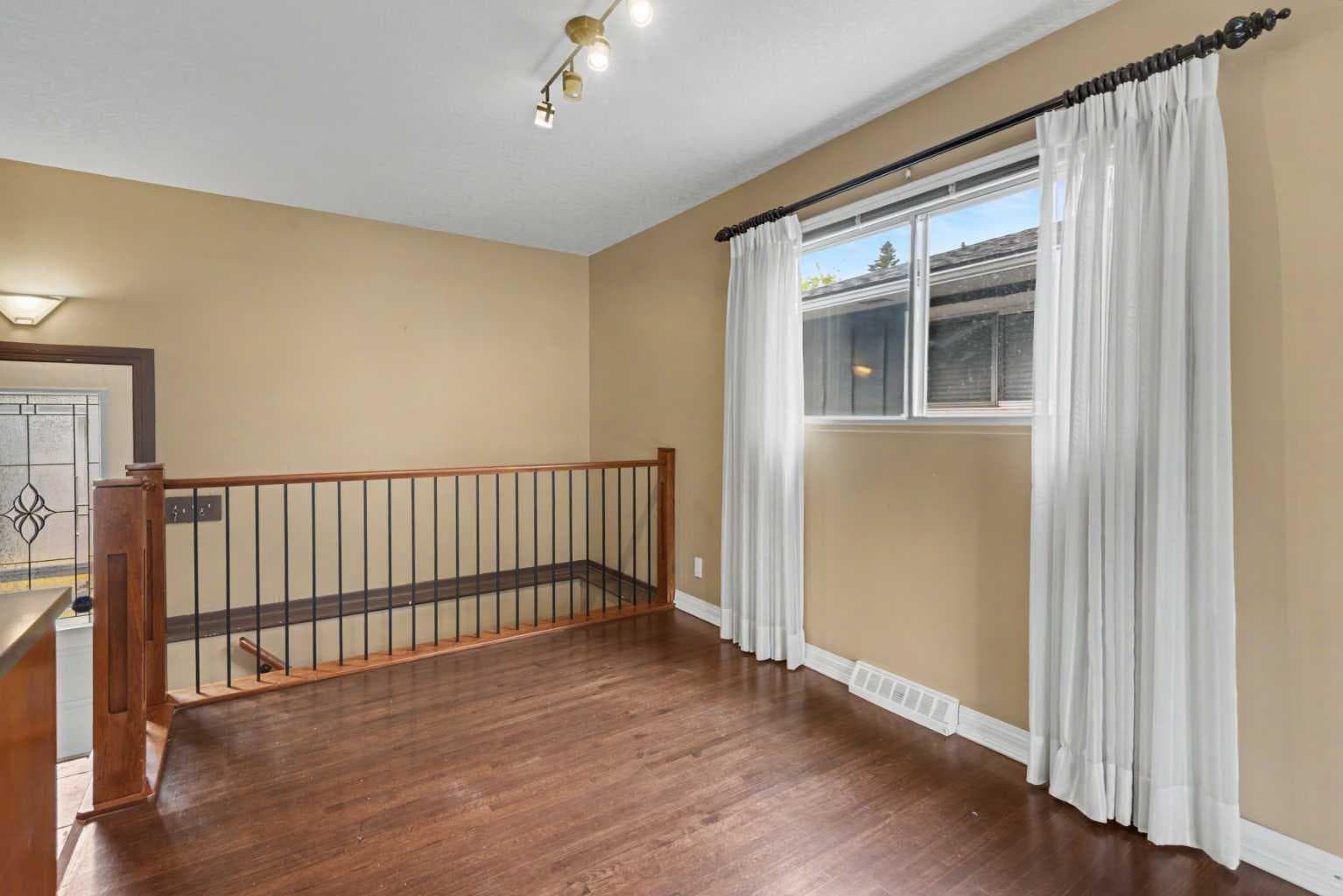 23 Arbour Crescent SE