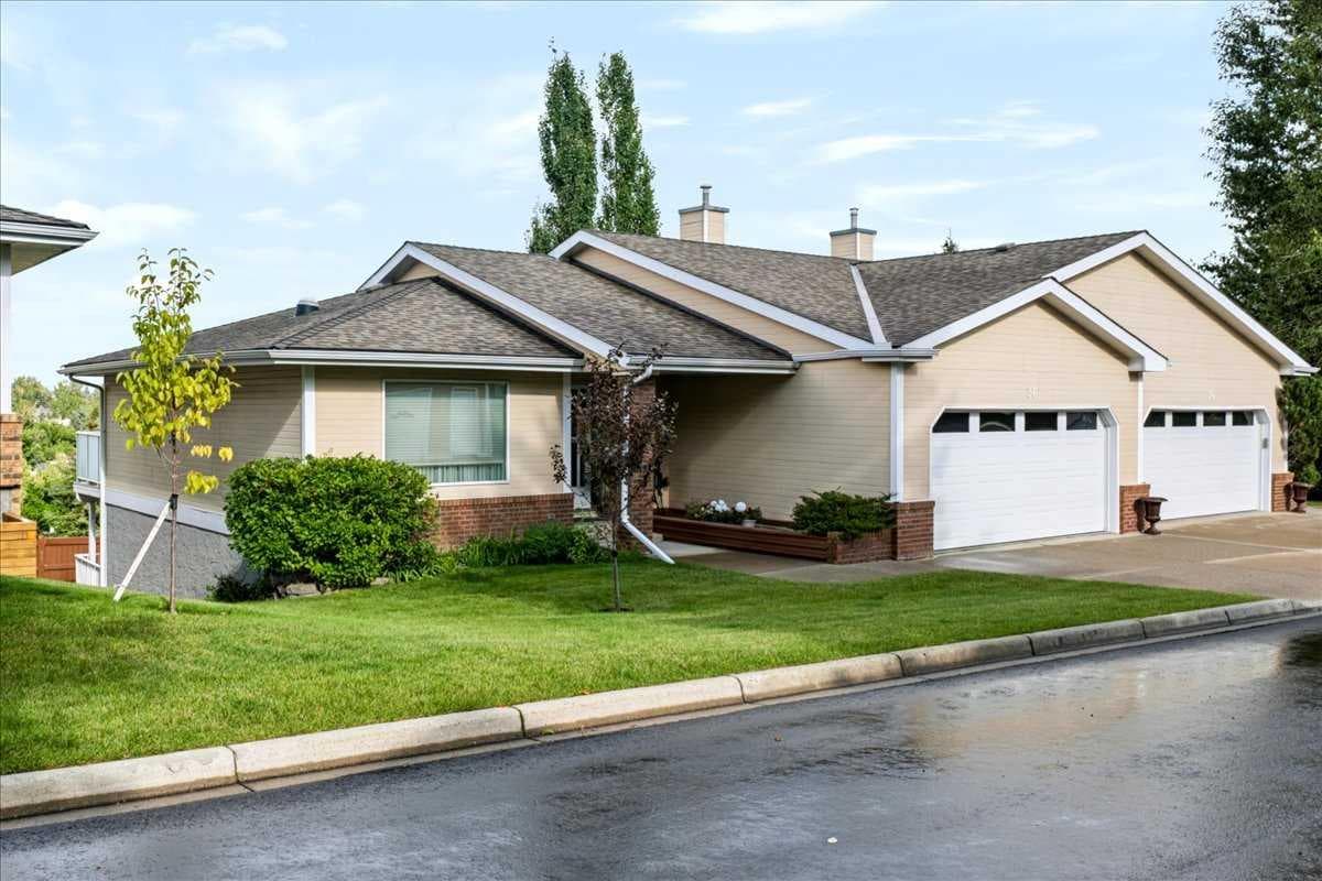 36, 140 Strathaven Circle SW
