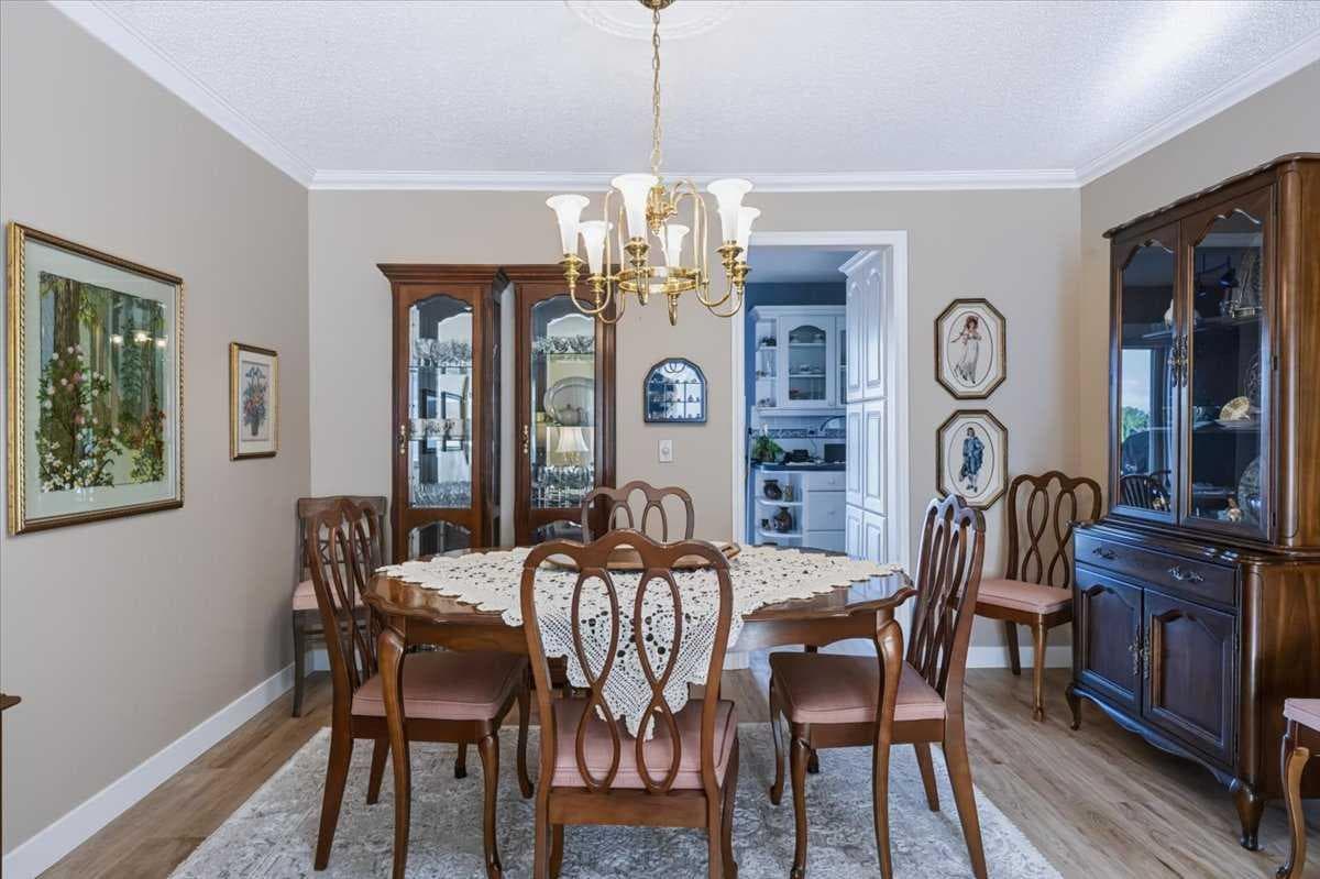 36, 140 Strathaven Circle SW
