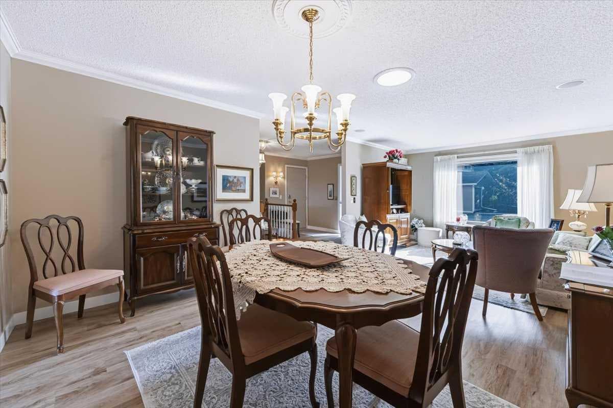 36, 140 Strathaven Circle SW