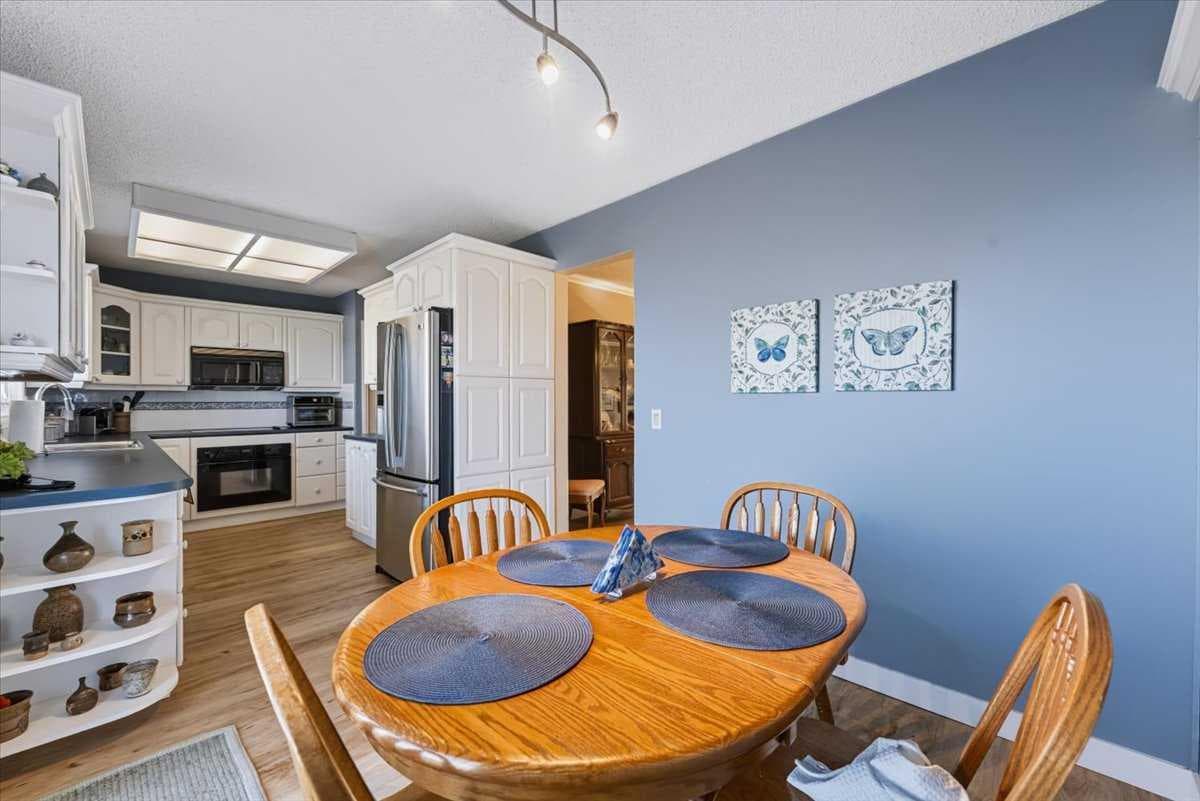 36, 140 Strathaven Circle SW