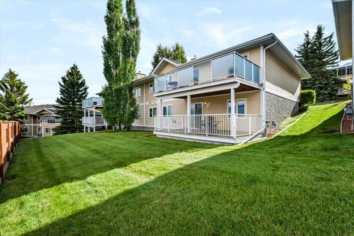 36, 140 Strathaven Circle SW