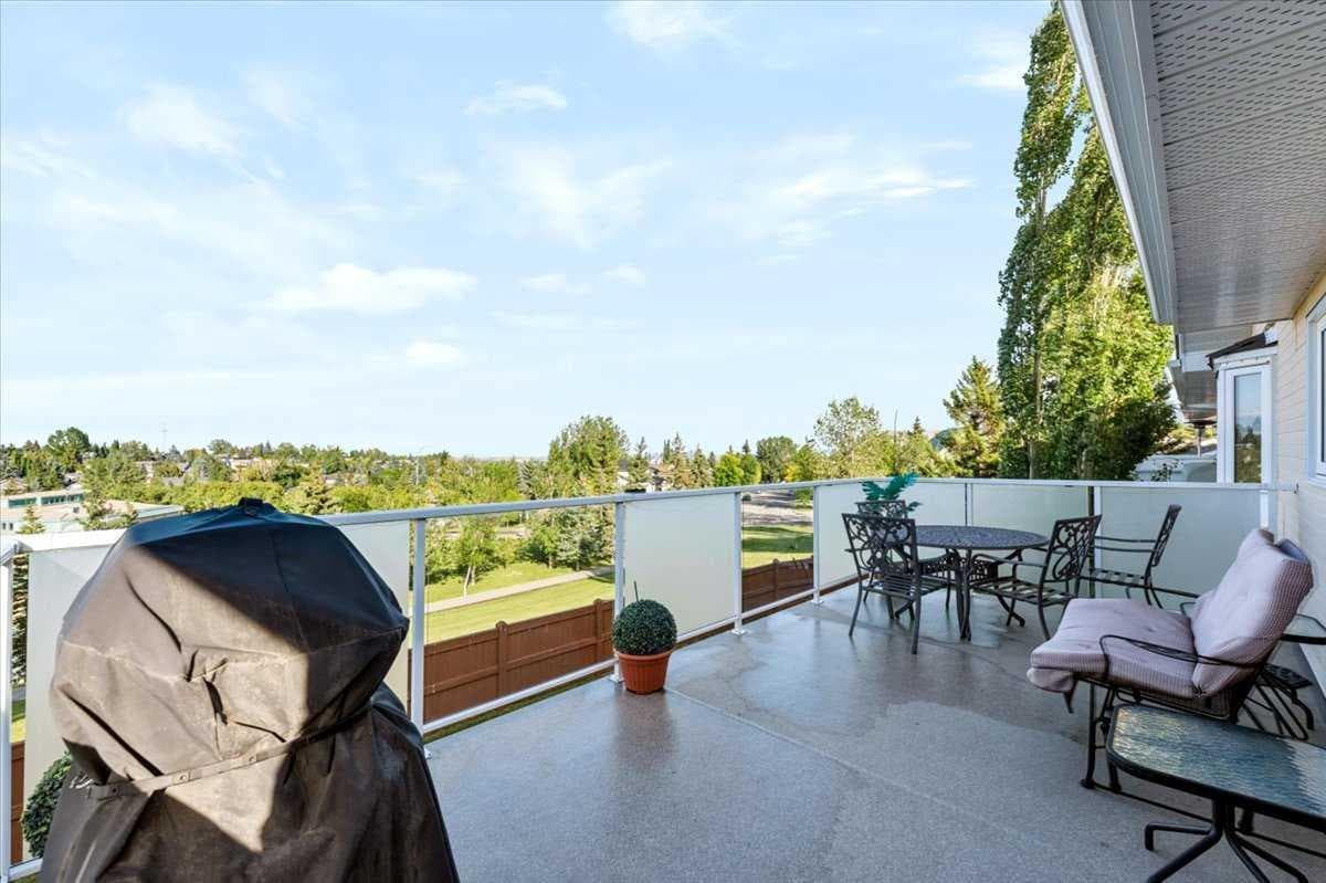 36, 140 Strathaven Circle SW