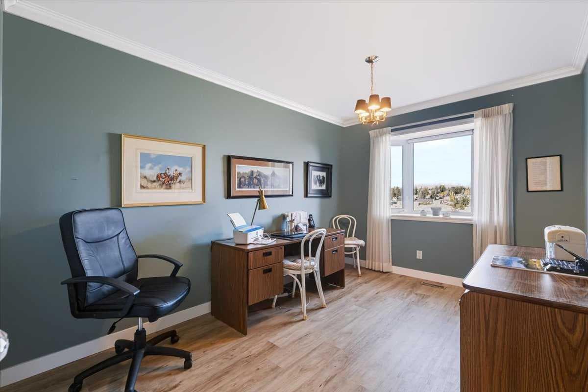 36, 140 Strathaven Circle SW