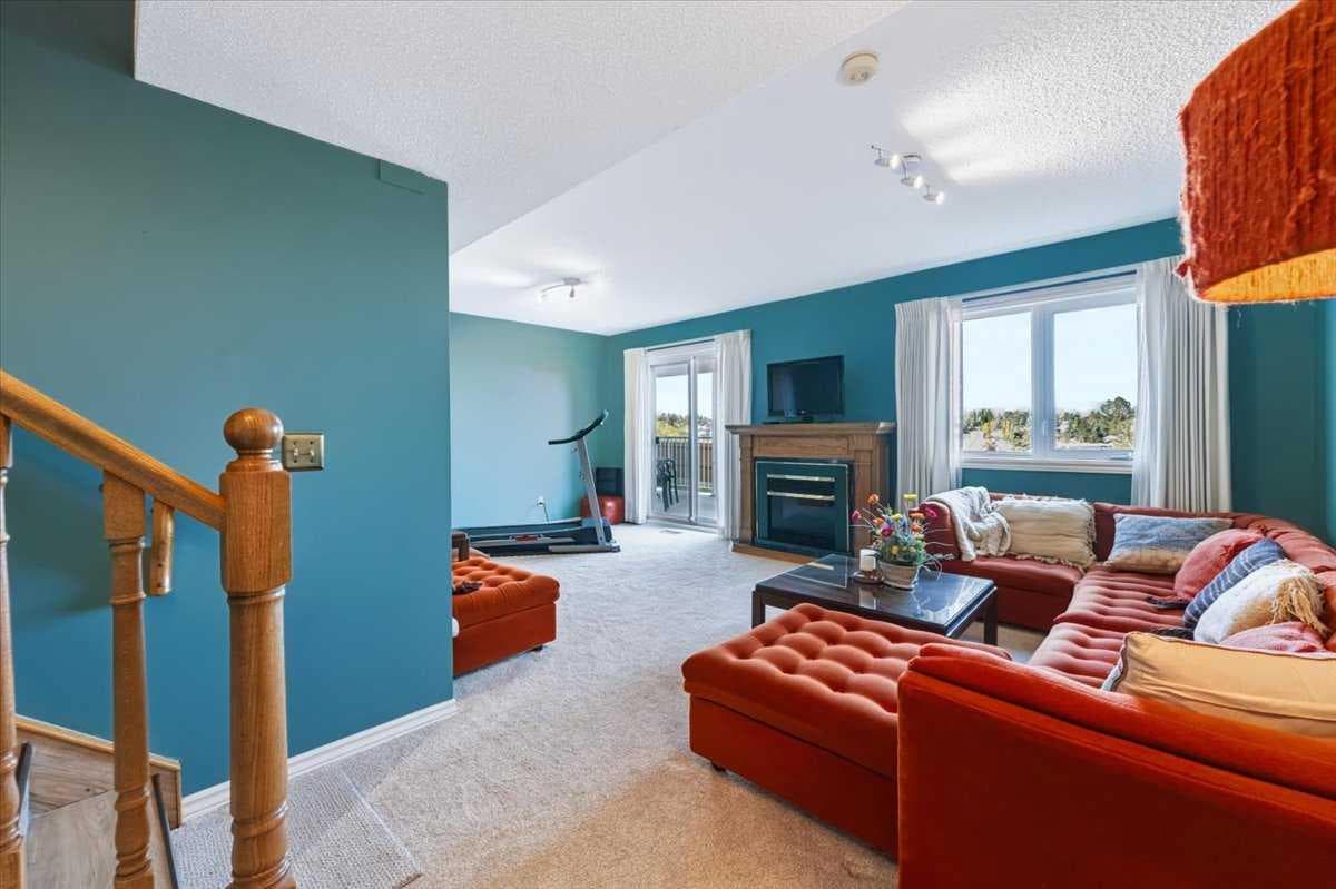 36, 140 Strathaven Circle SW