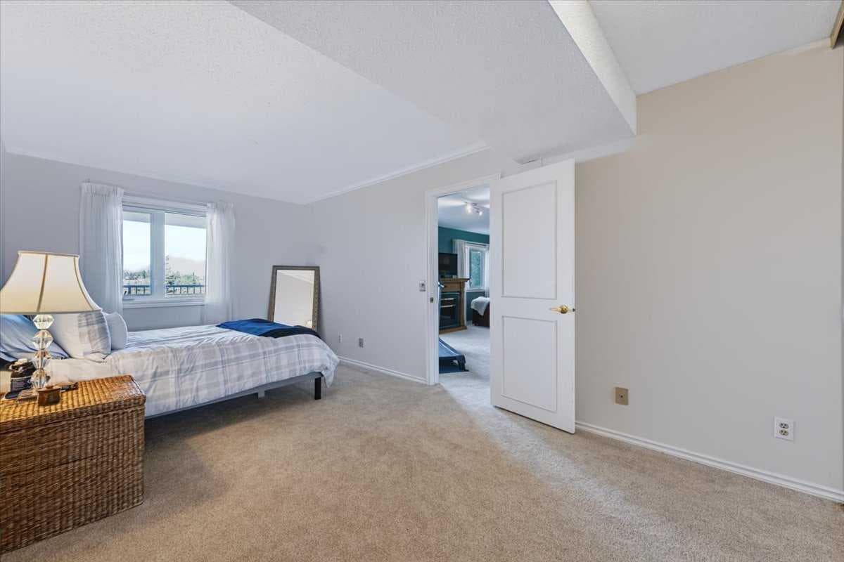 36, 140 Strathaven Circle SW