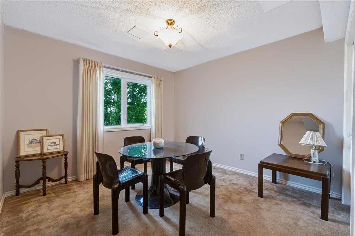 36, 140 Strathaven Circle SW