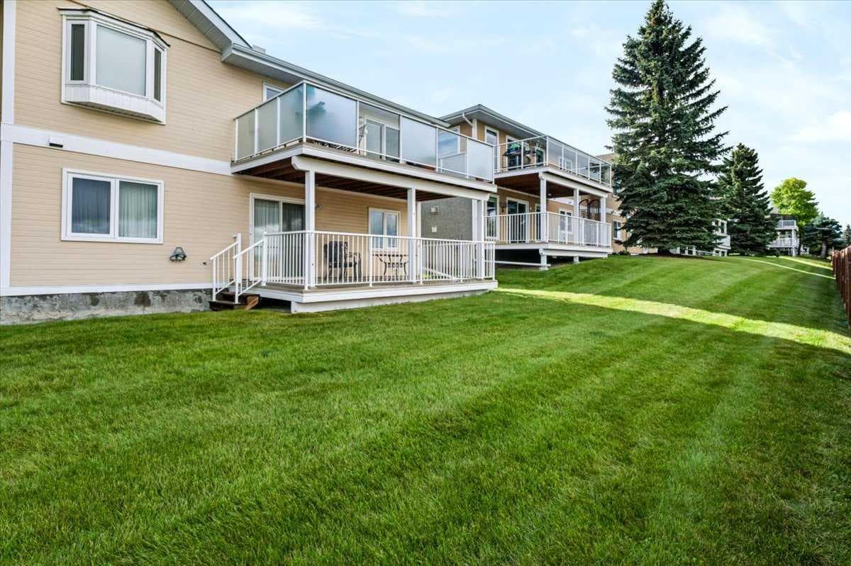 36, 140 Strathaven Circle SW
