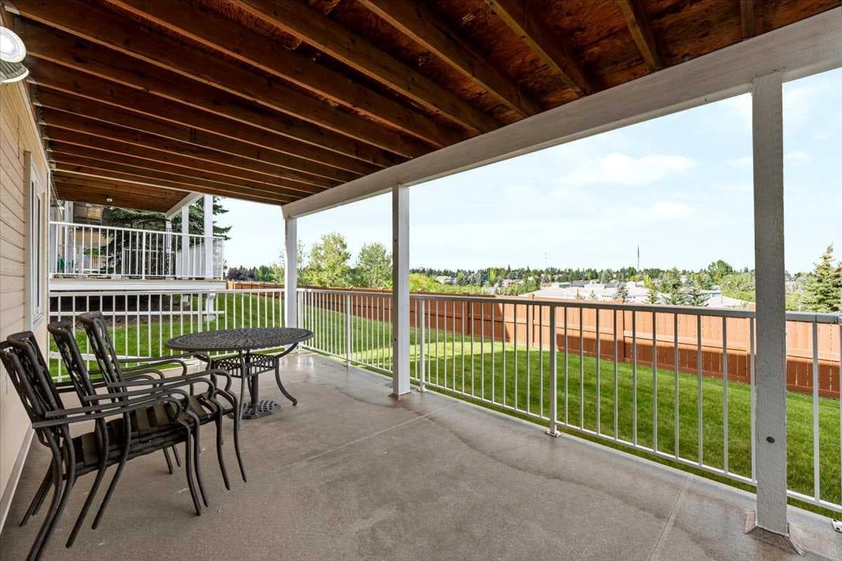 36, 140 Strathaven Circle SW