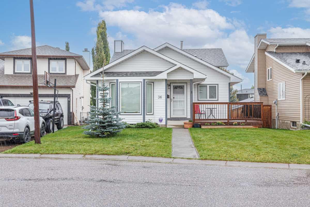 36 Sandpiper Way NW