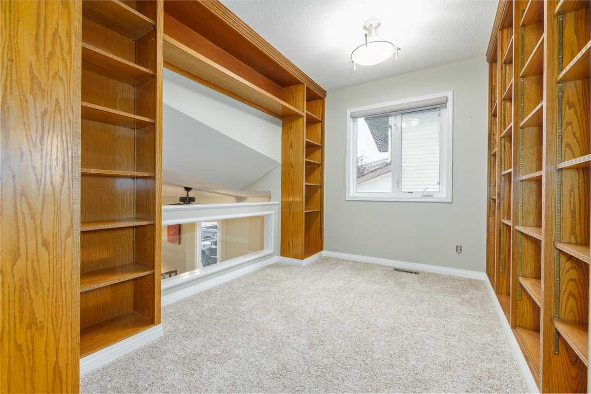 36 Sandpiper Way NW