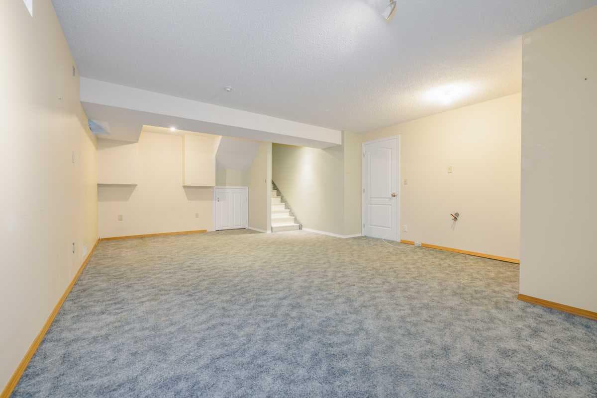 36 Sandpiper Way NW