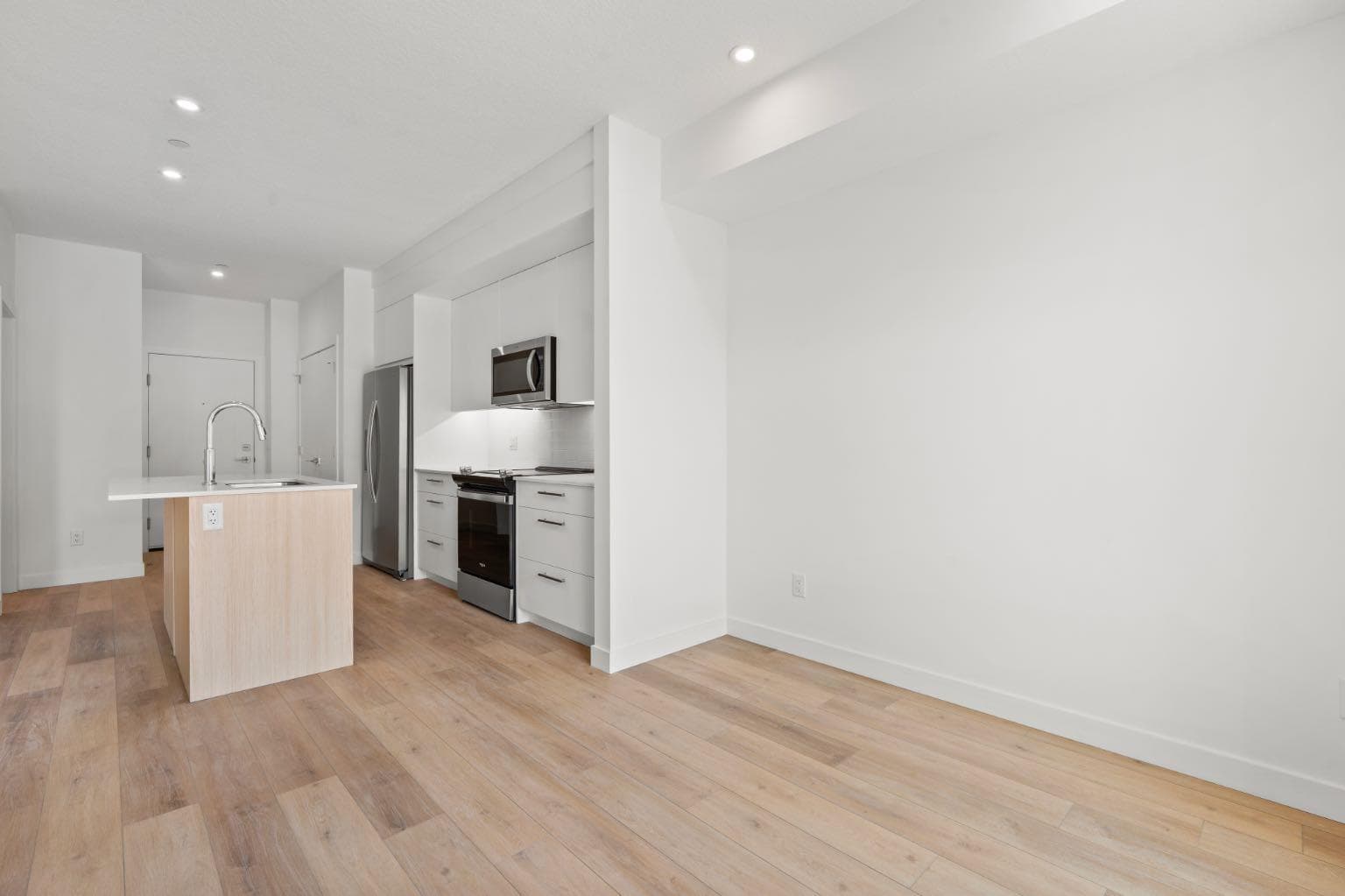 4214, 150 Carrington Gate NW