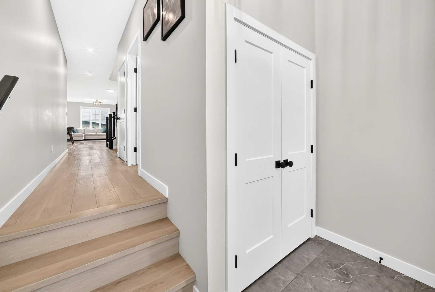 203 Greenwich Drive NW