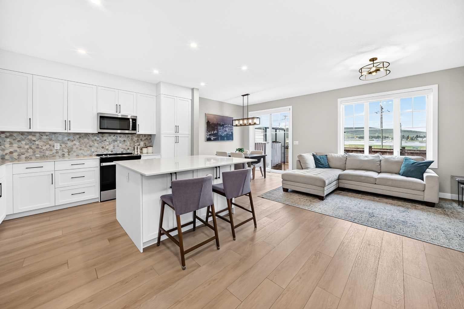 203 Greenwich Drive NW