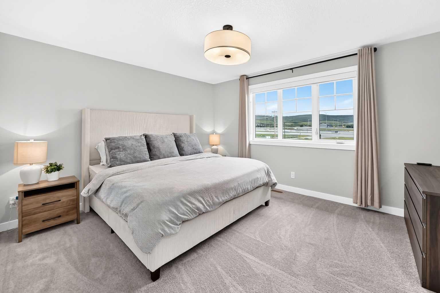 203 Greenwich Drive NW