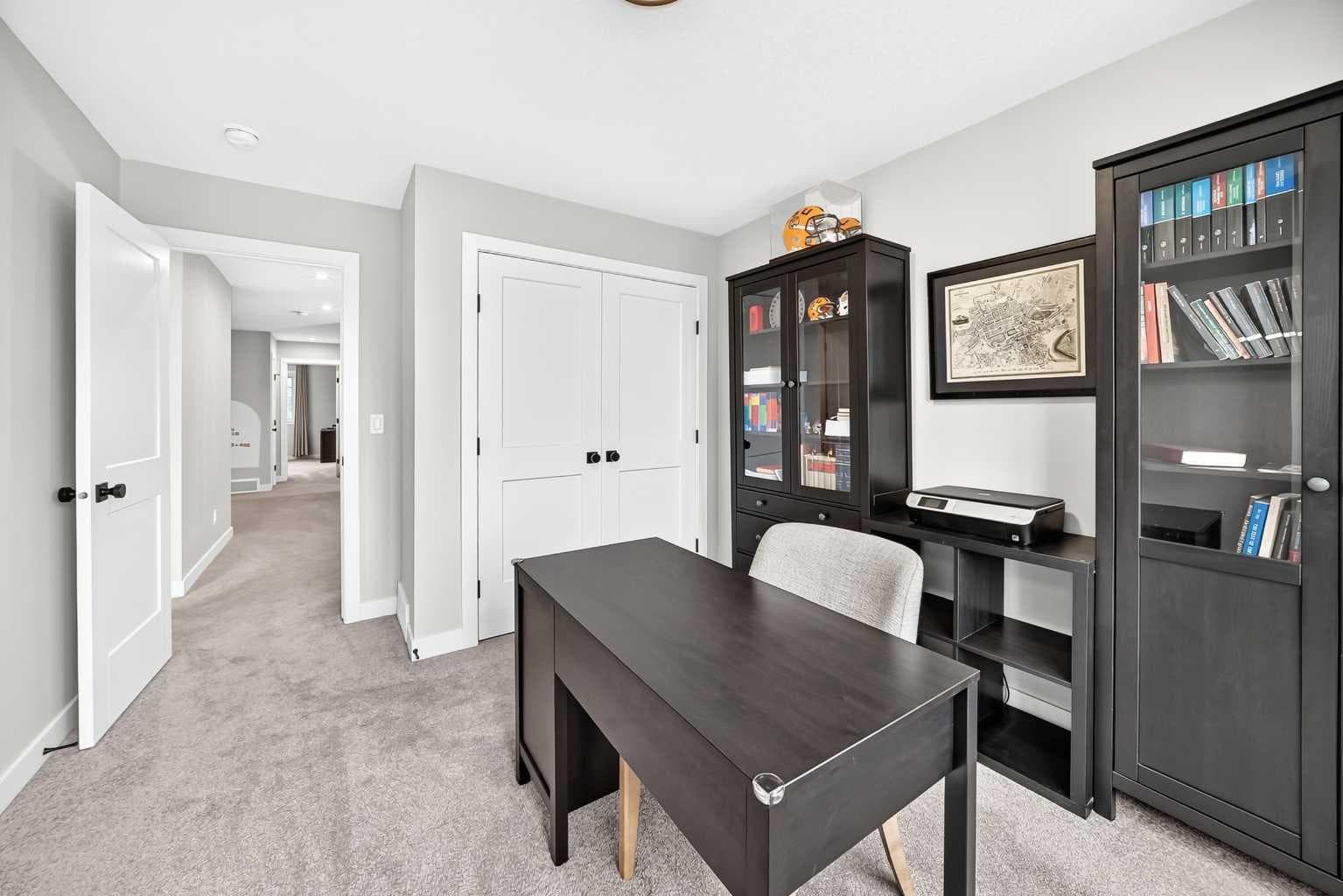 203 Greenwich Drive NW