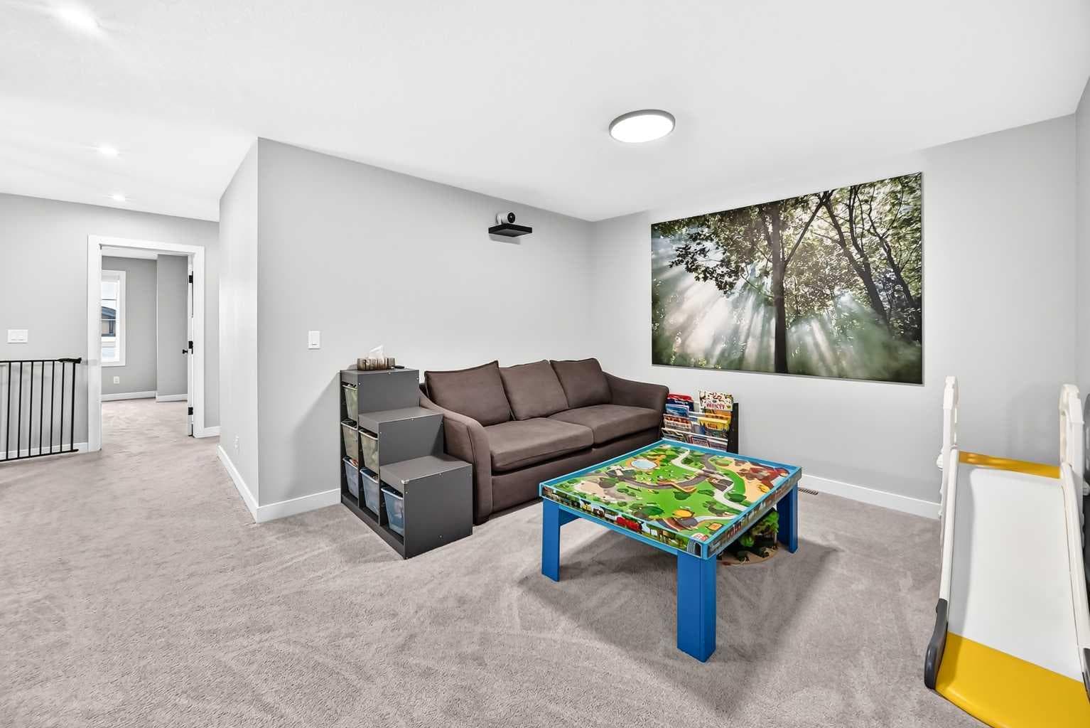 203 Greenwich Drive NW