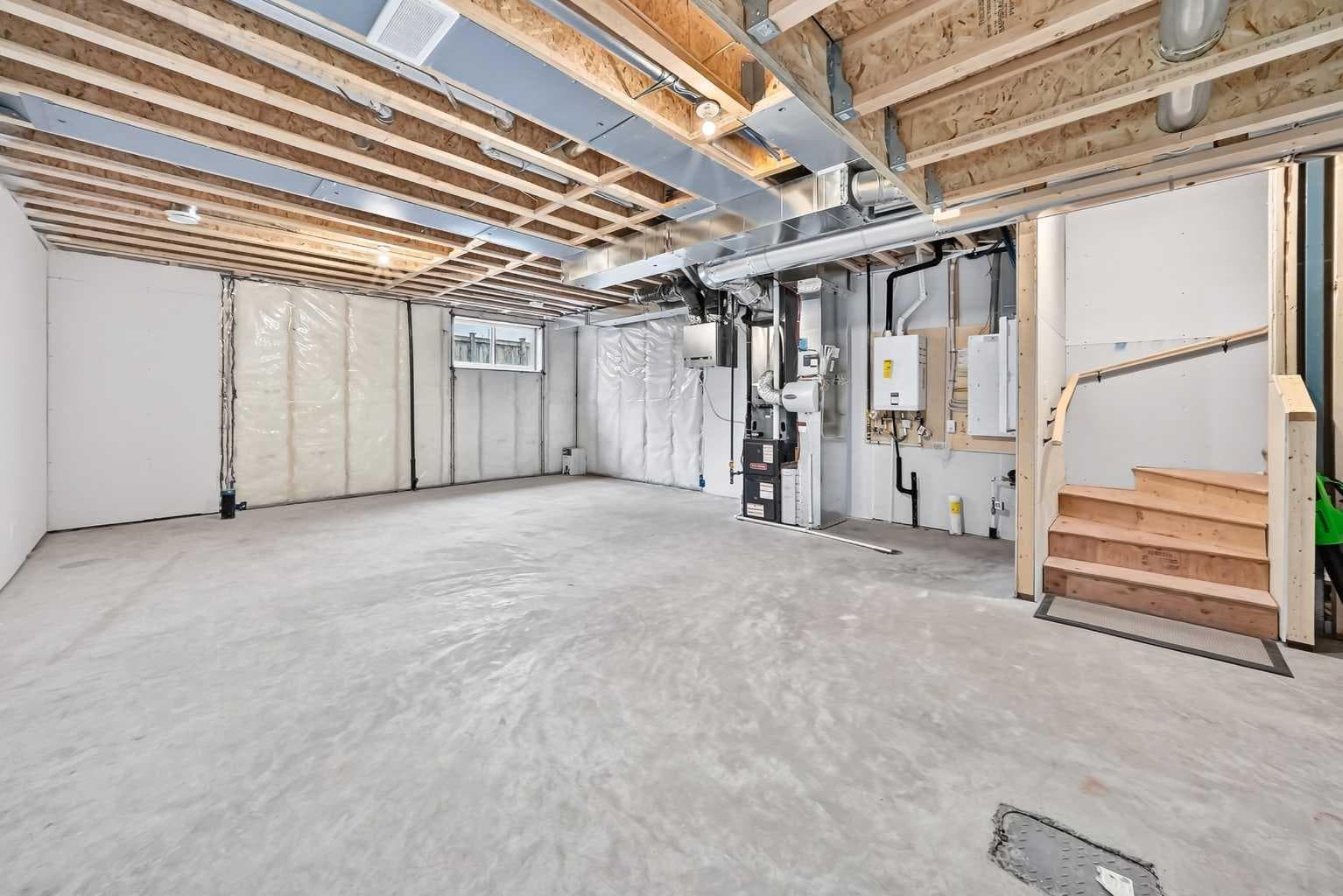 203 Greenwich Drive NW