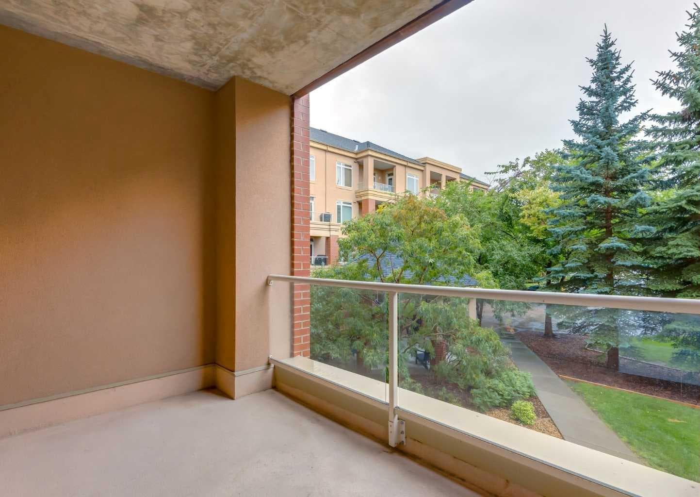 3214, 24 Hemlock Crescent SW