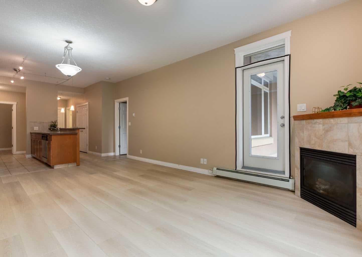 3214, 24 Hemlock Crescent SW