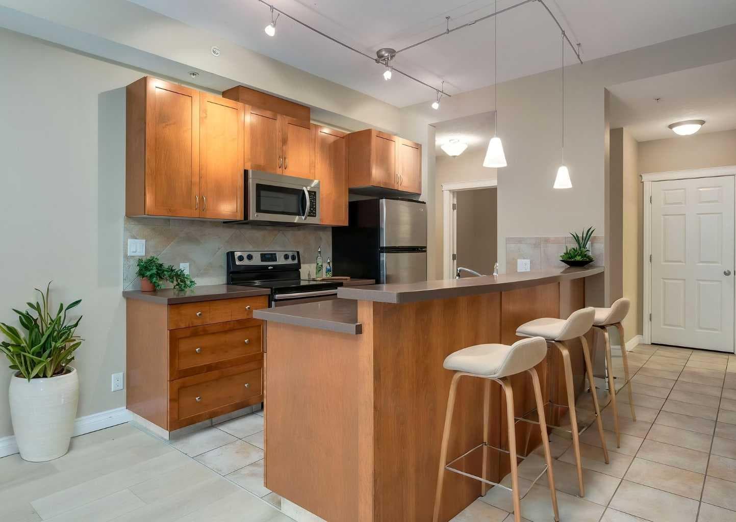 3214, 24 Hemlock Crescent SW