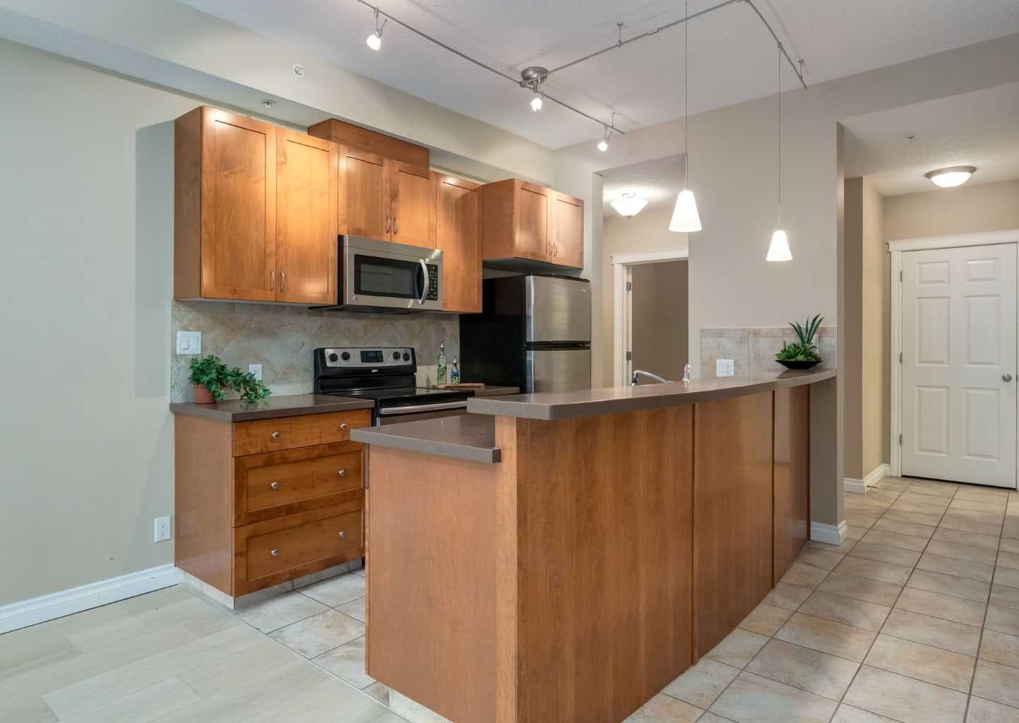 3214, 24 Hemlock Crescent SW
