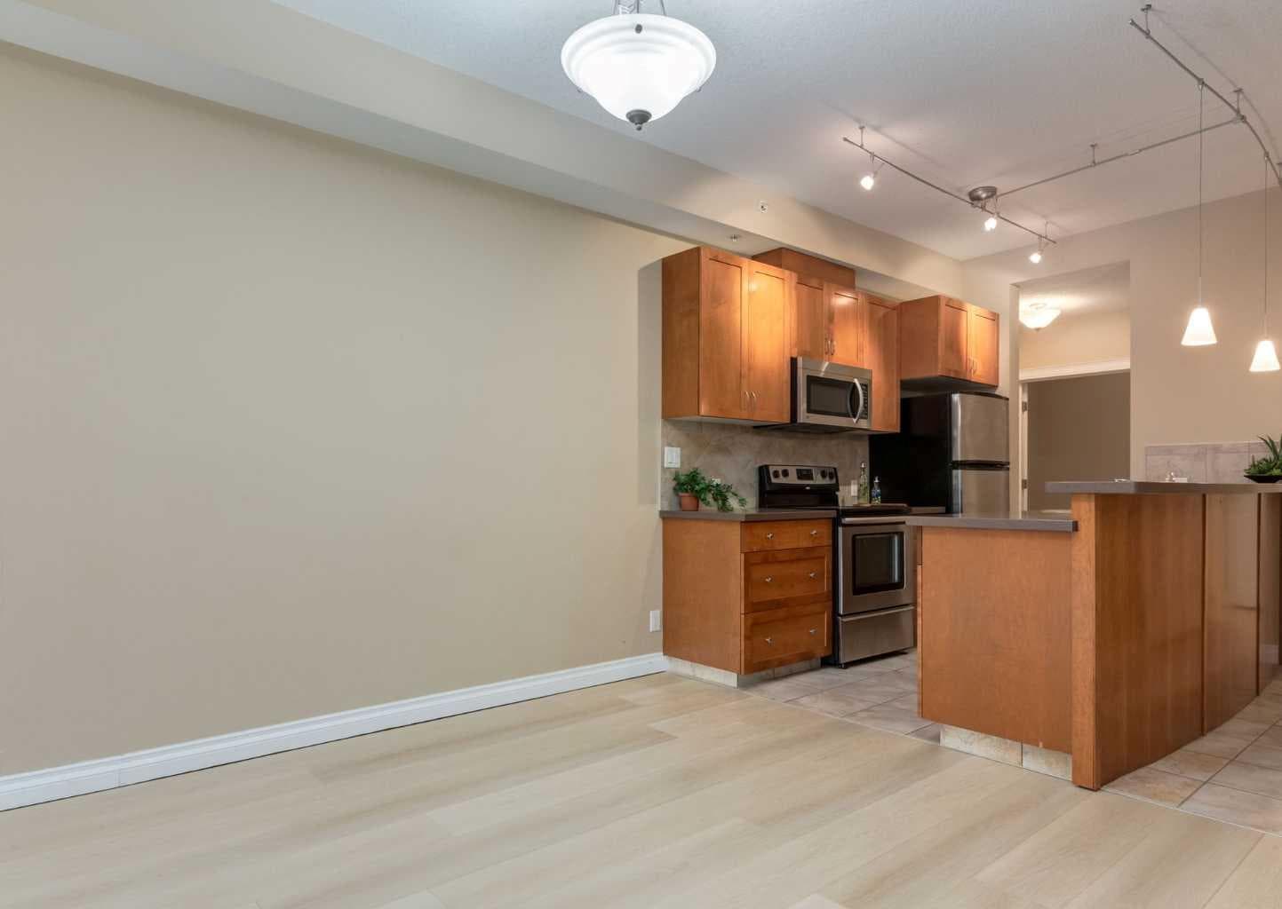 3214, 24 Hemlock Crescent SW