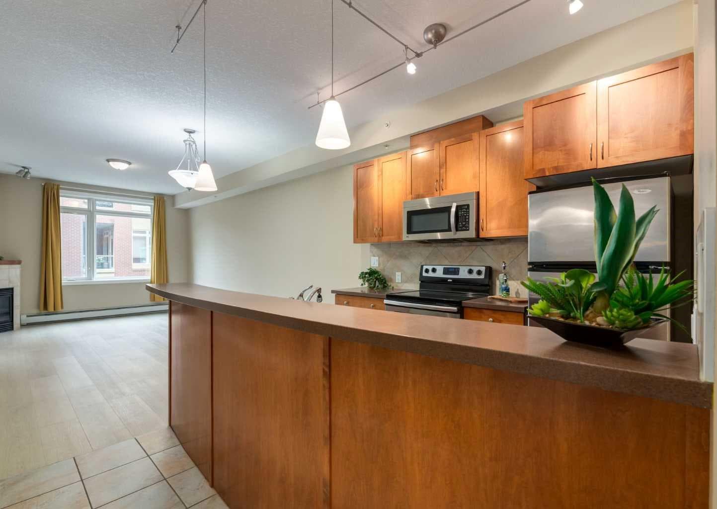 3214, 24 Hemlock Crescent SW