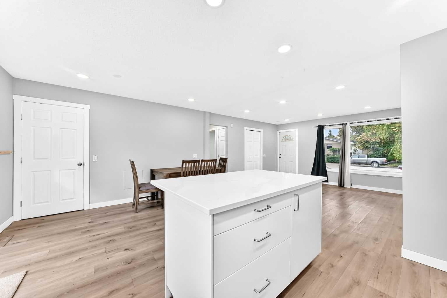 4123 Maryvale Drive NE