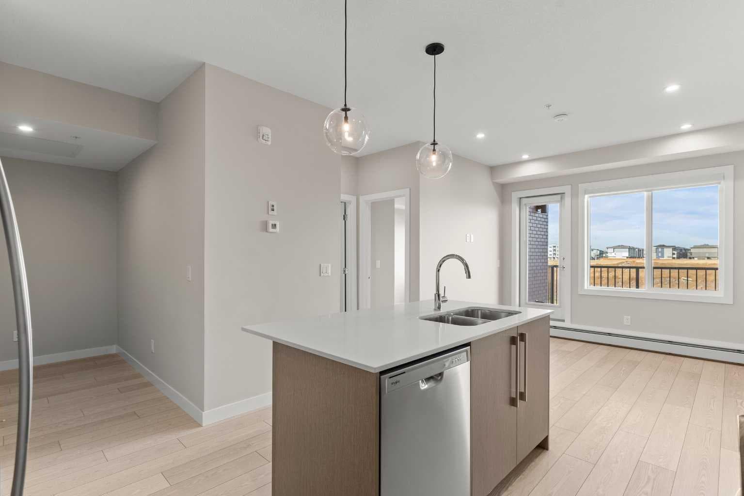 2212, 395 Skyview Parkway NE