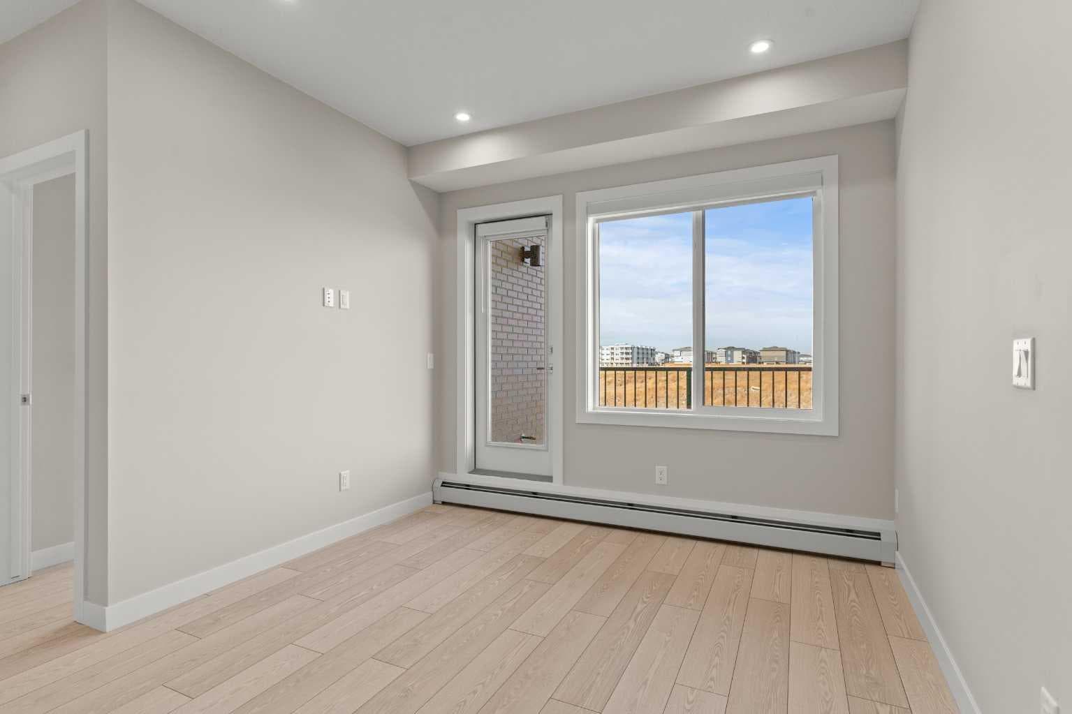 2212, 395 Skyview Parkway NE