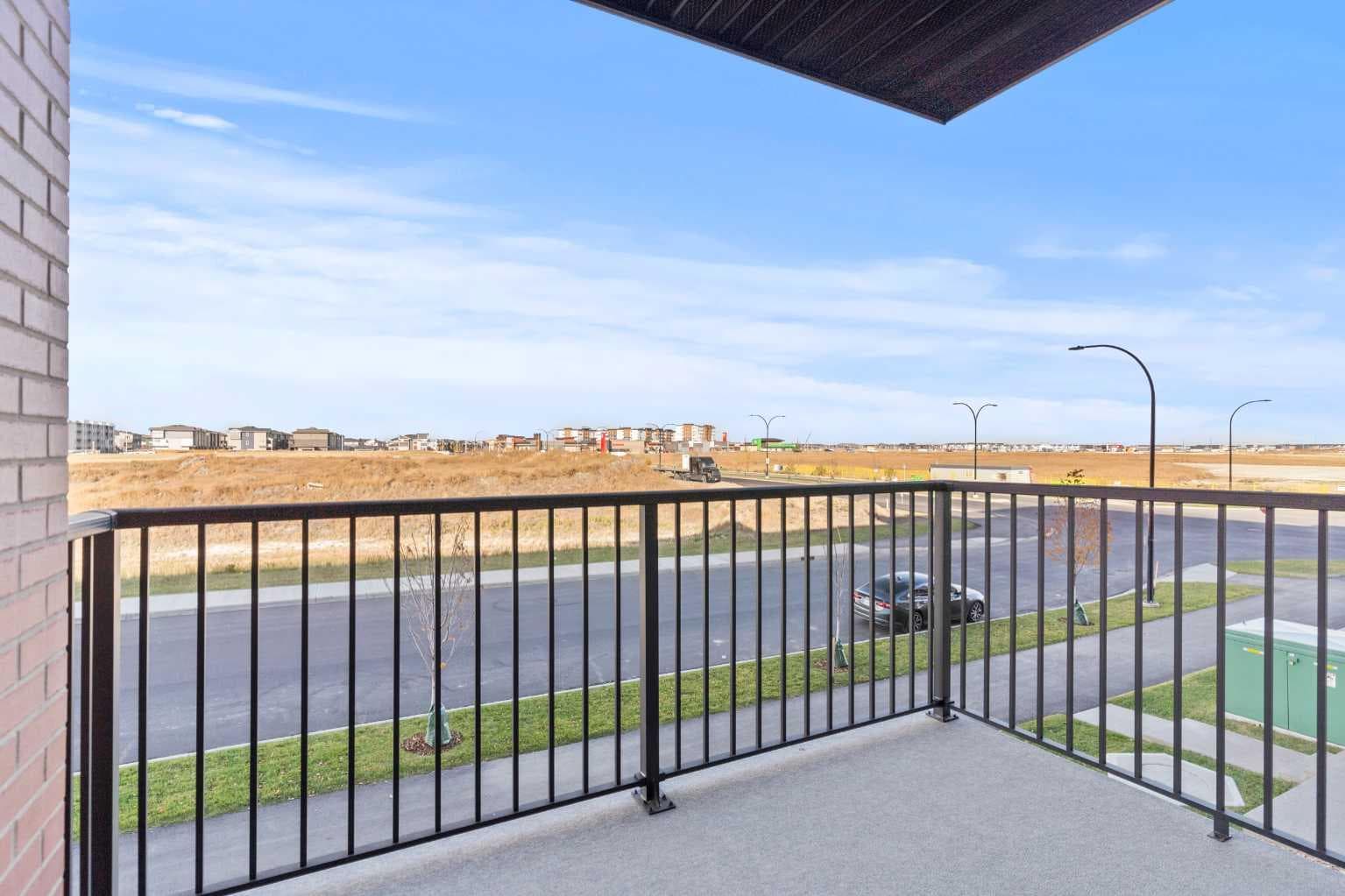 2212, 395 Skyview Parkway NE