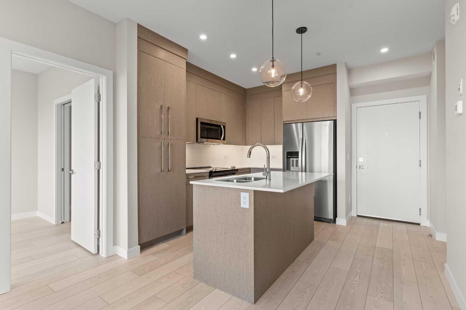 2212, 395 Skyview Parkway NE