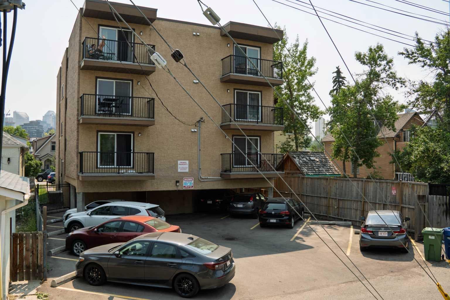 2-6;8-9, 928 3 Avenue NW