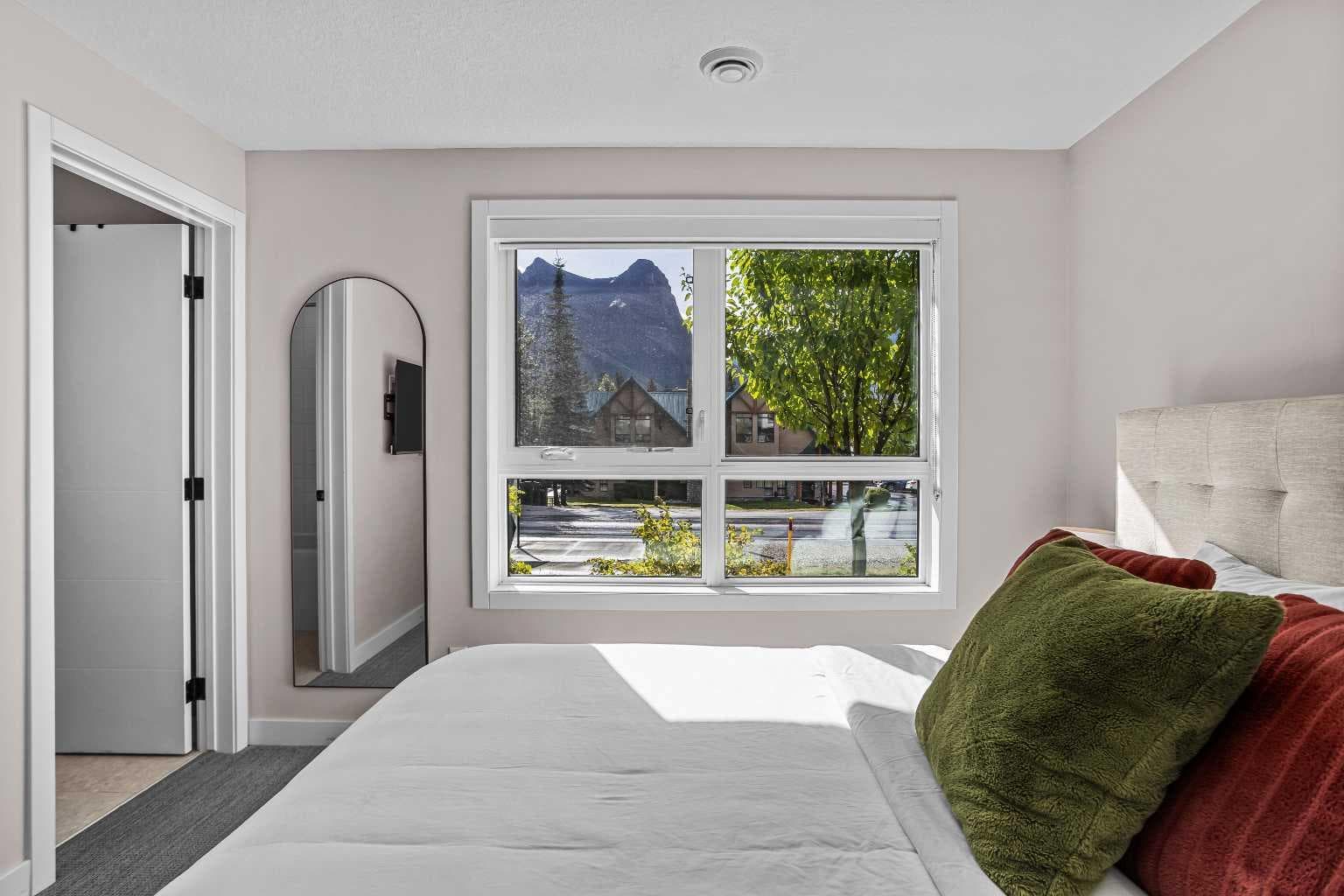 106, 109 Kananaskis Way 