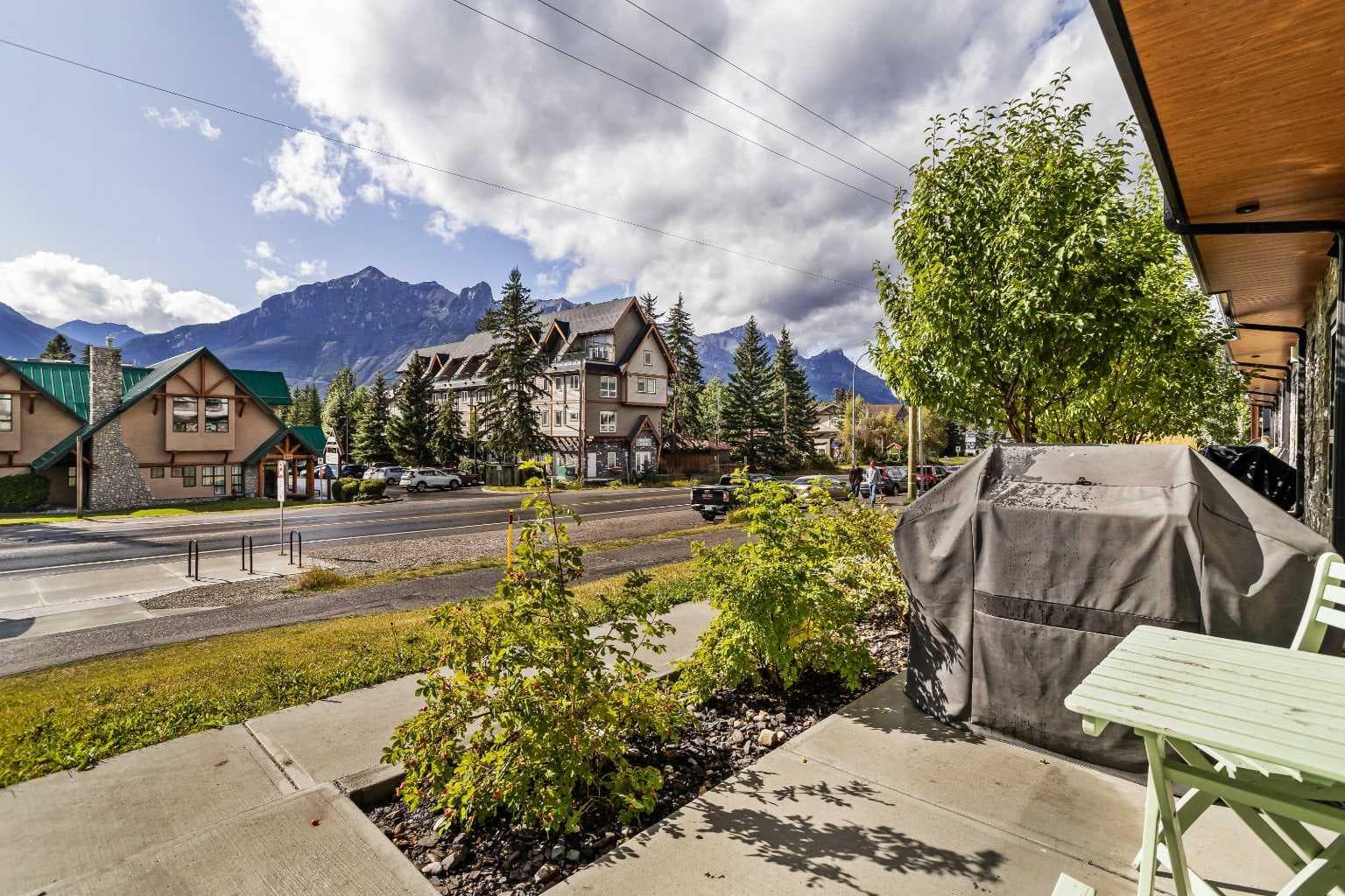 106, 109 Kananaskis Way 