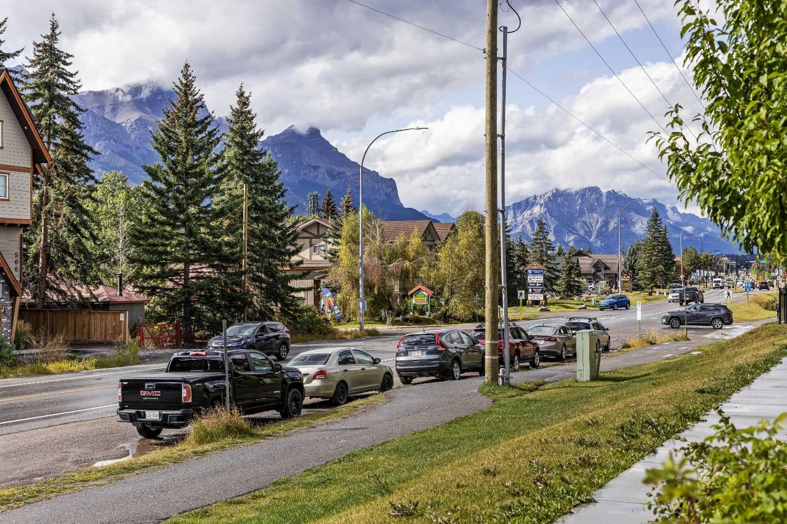 106, 109 Kananaskis Way 