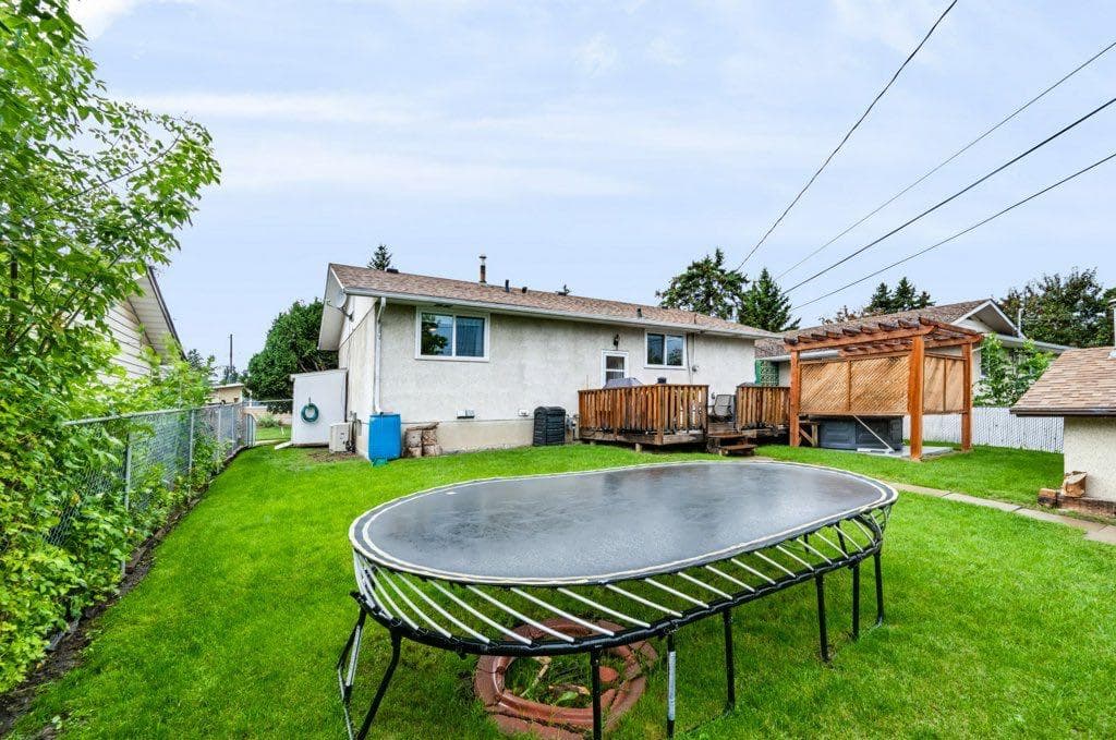 1012 Raynard Crescent SE