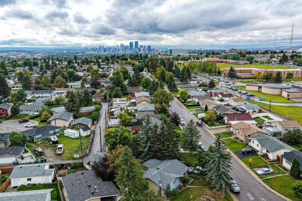 1012 Raynard Crescent SE