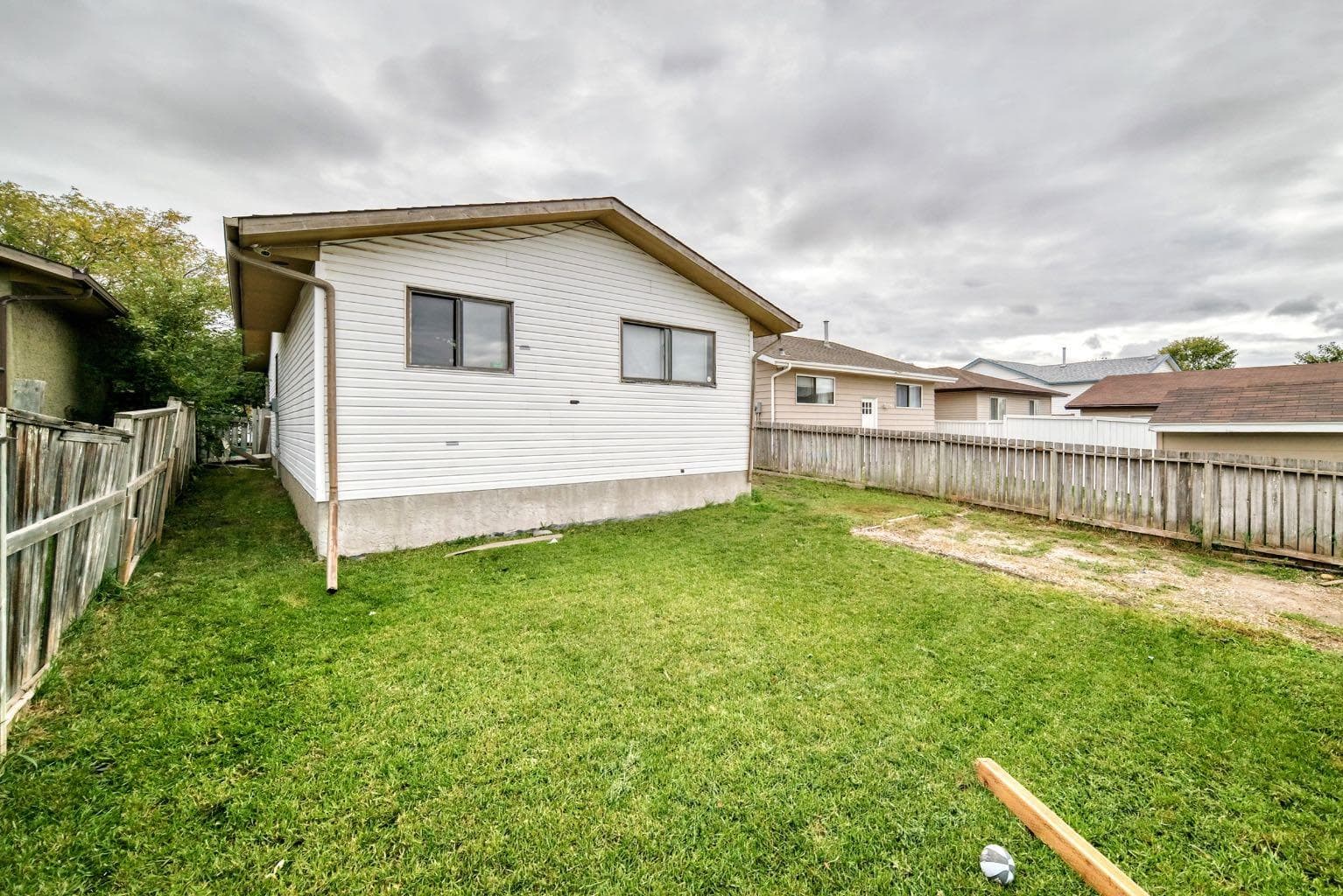 33 Aberdare Way NE