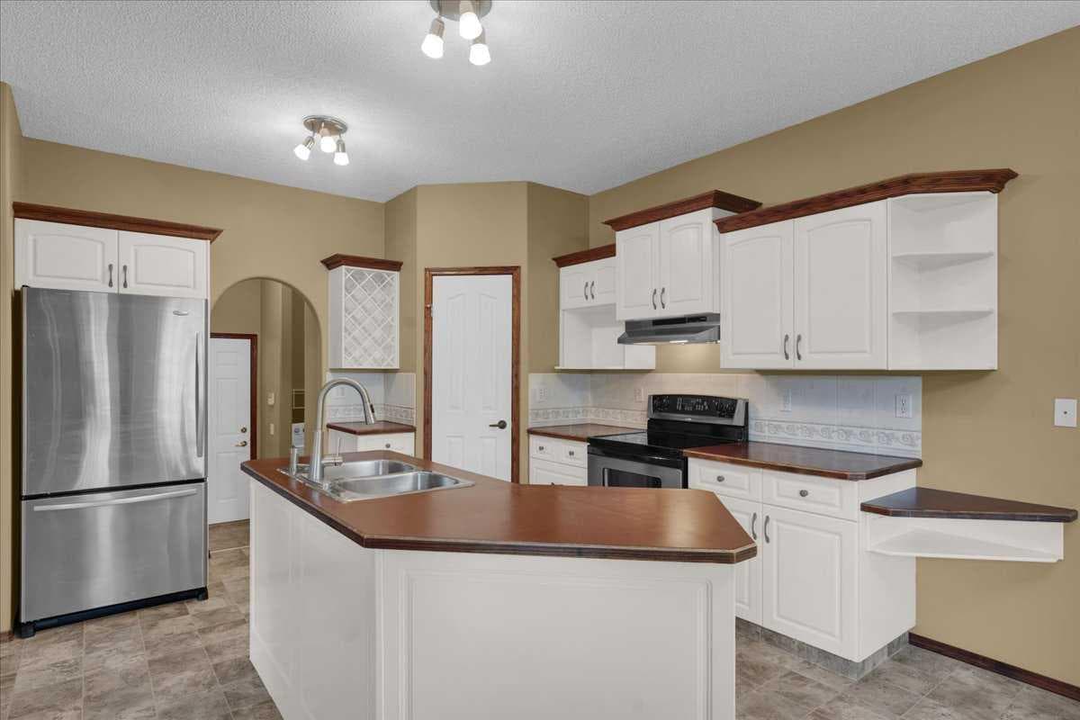 6 Hidden Valley Gardens NW
