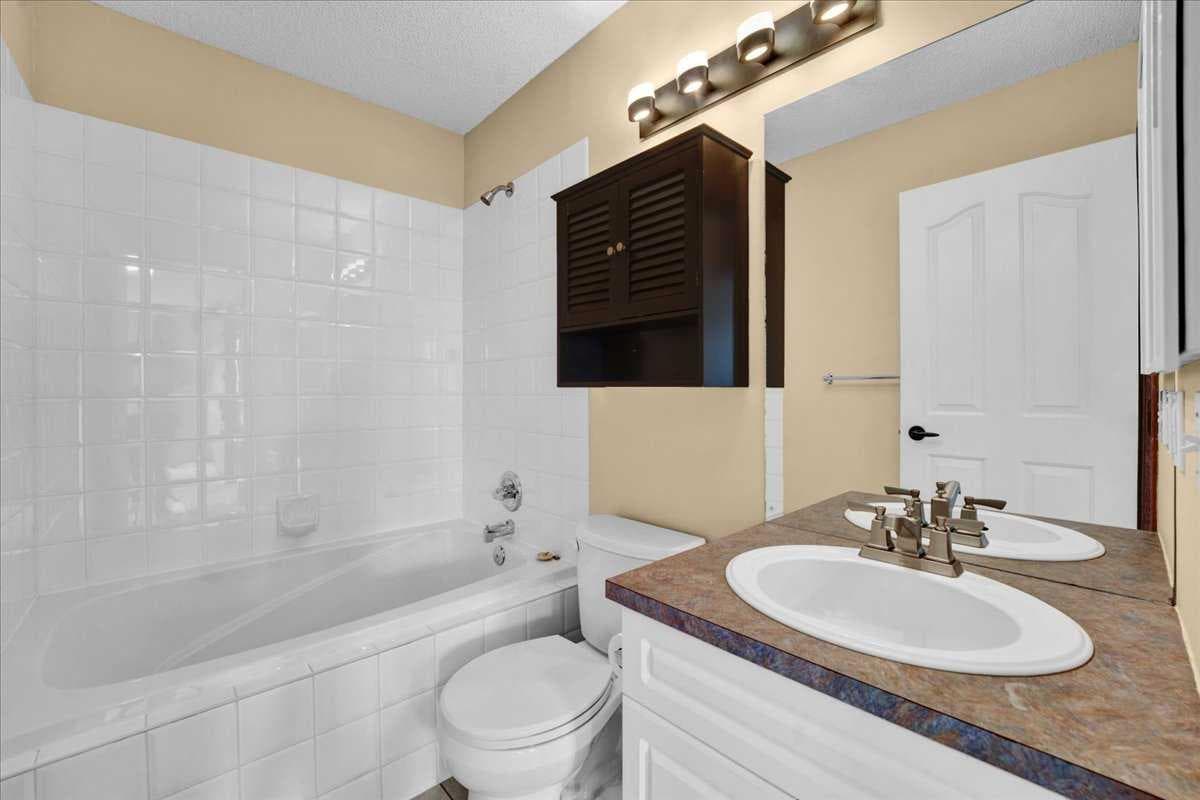 6 Hidden Valley Gardens NW
