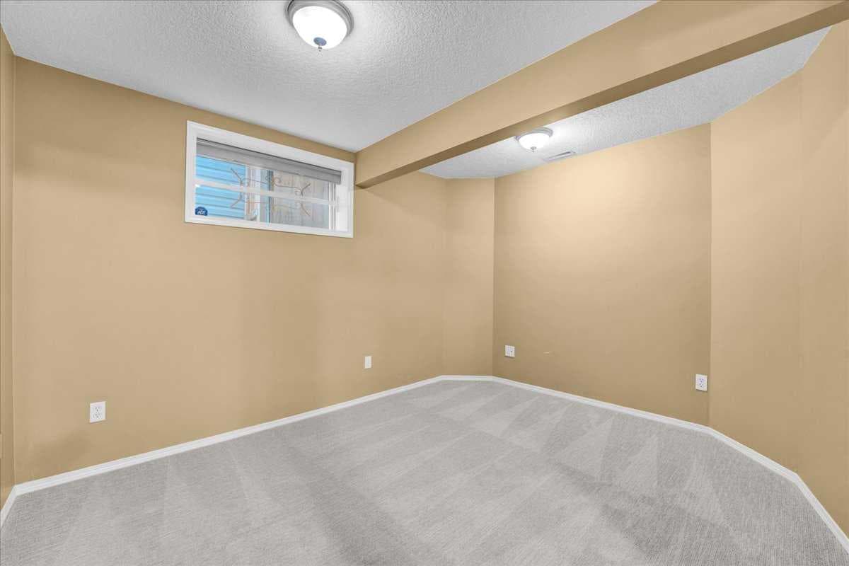 6 Hidden Valley Gardens NW