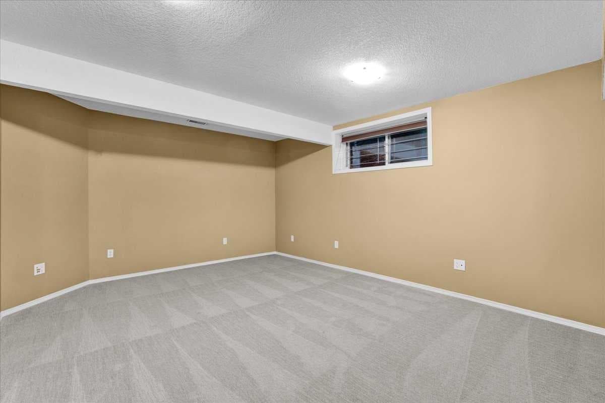 6 Hidden Valley Gardens NW